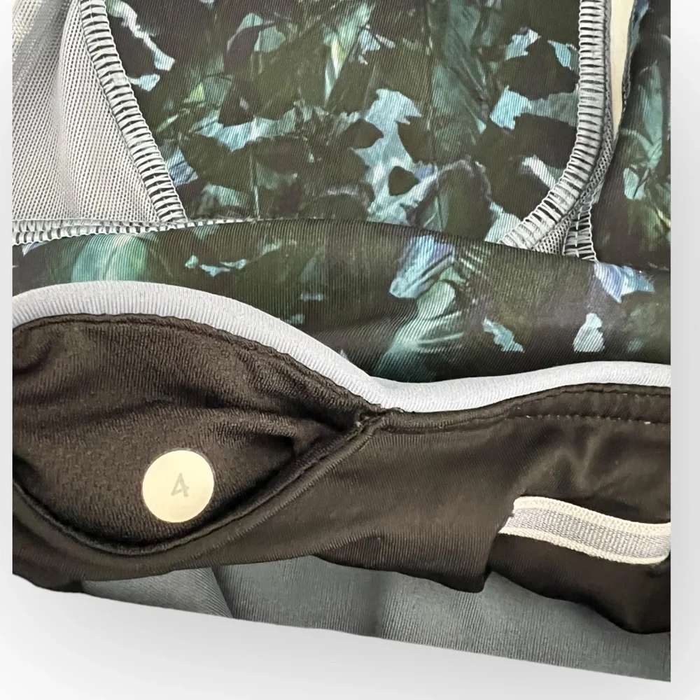 Lululemon Running In The City Tight 7/8 Blue Floral Mesh Reflective Leggings 4 S